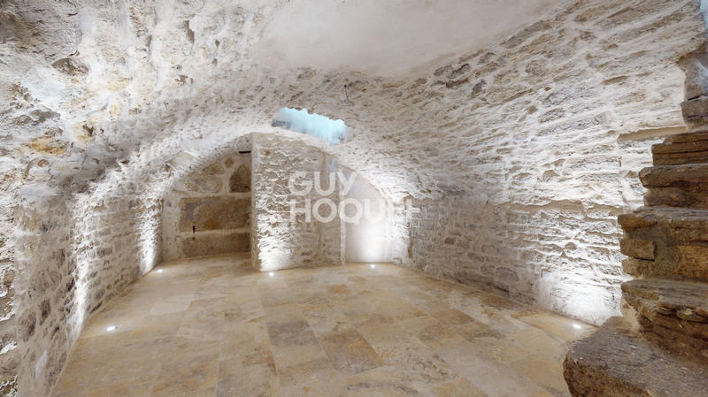 Maison - 180 m² - 7 pièces