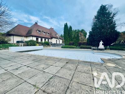 Maison - 410 m² - 12 pièces