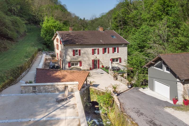 Maison - 540 m² - 12 pièces