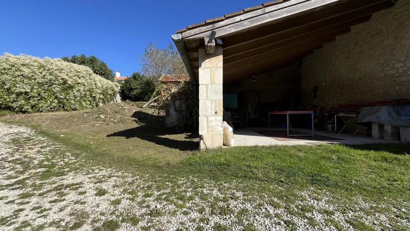 Propriété - 265 m² - 6 pièces