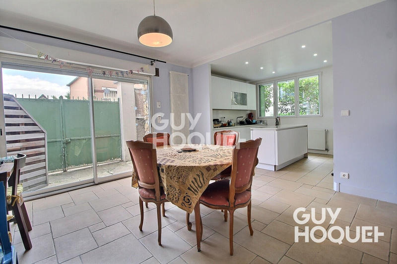 Maison - 180 m² - 7 pièces