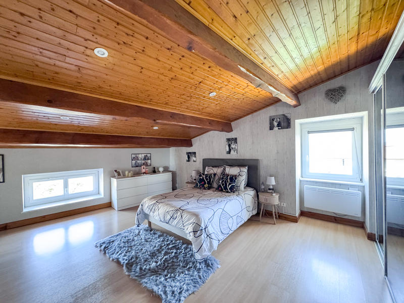 Maison - 209 m² - 7 pièces