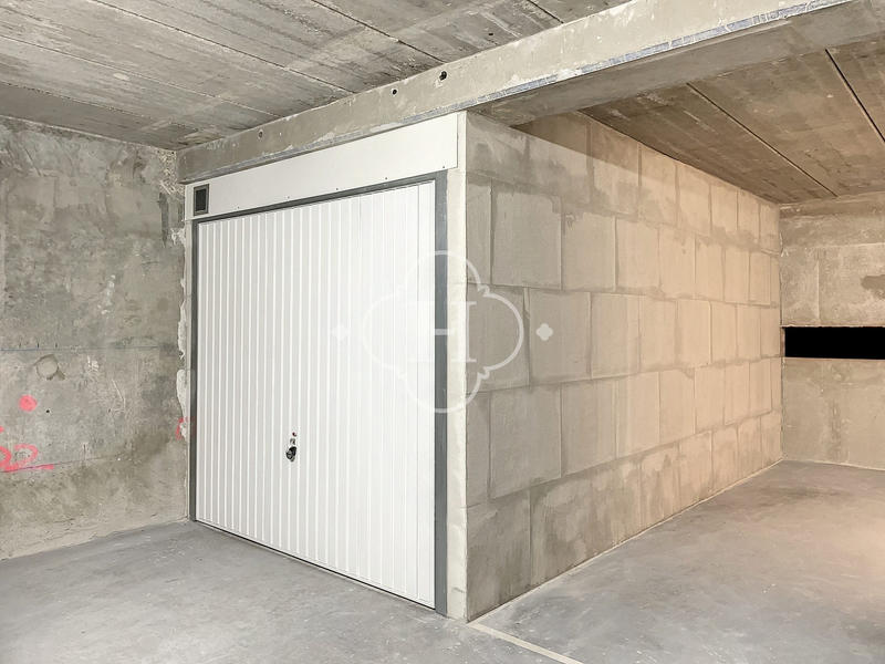 Parking / Garage - 11 m²