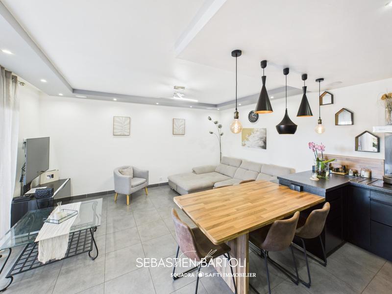 Appartement - 60 m² - 3 pièces