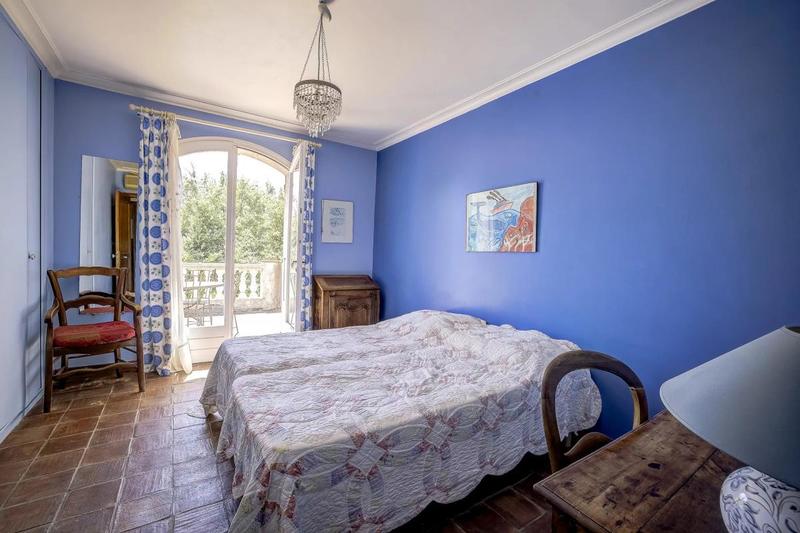 Villa - 167 m² - 6 pièces