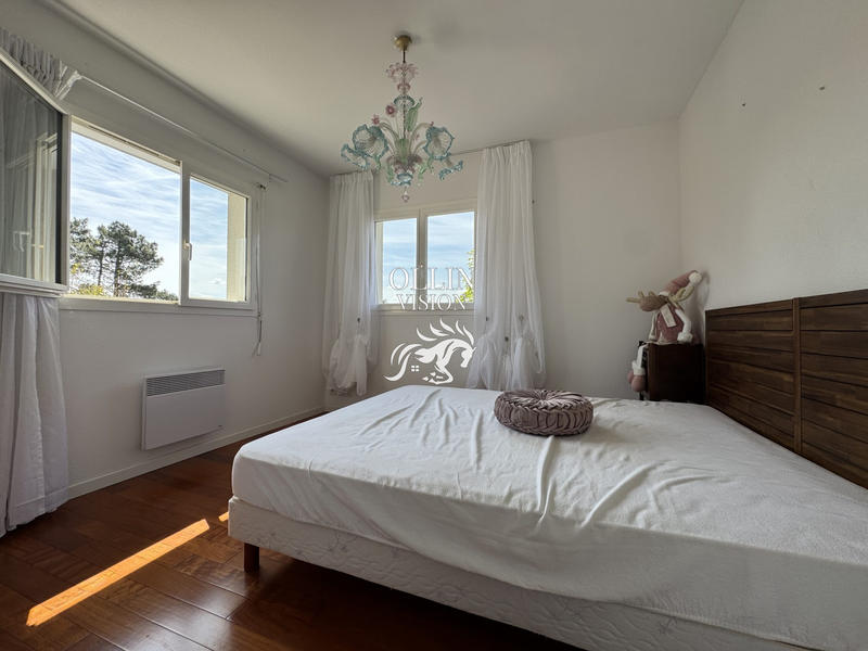 Villa - 208 m² - 9 pièces