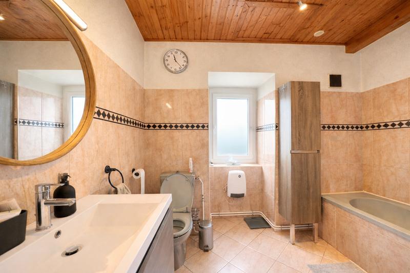 Maison - 209 m² - 7 pièces