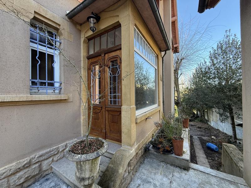 Maison - 288 m² - 10 pièces