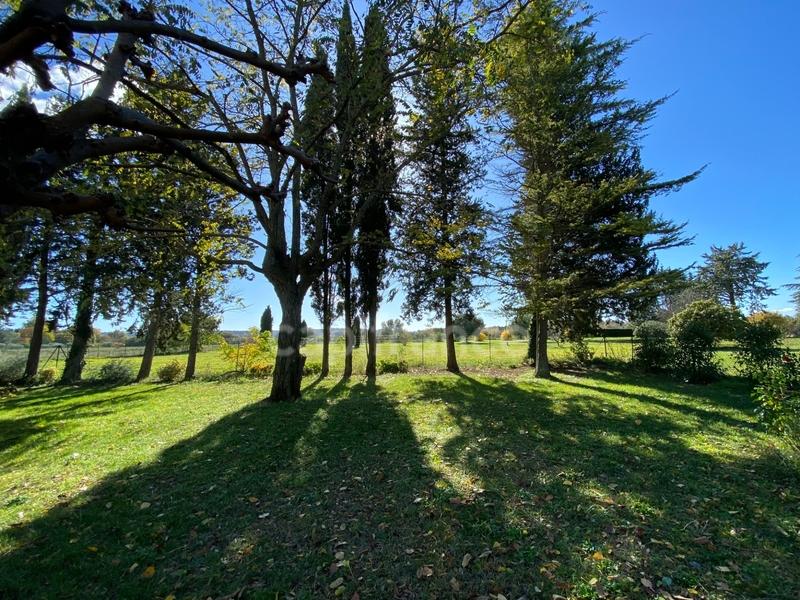 Propriété - 240 m² - 10 pièces