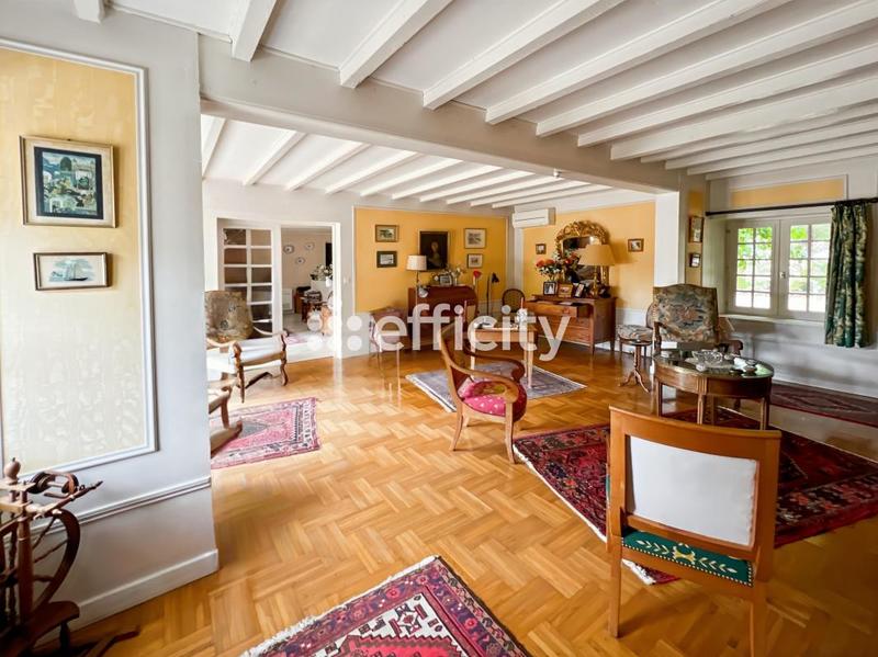 Propriété - 436 m² - 16 pièces