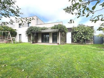 Maison - 108 m² - 5 pièces