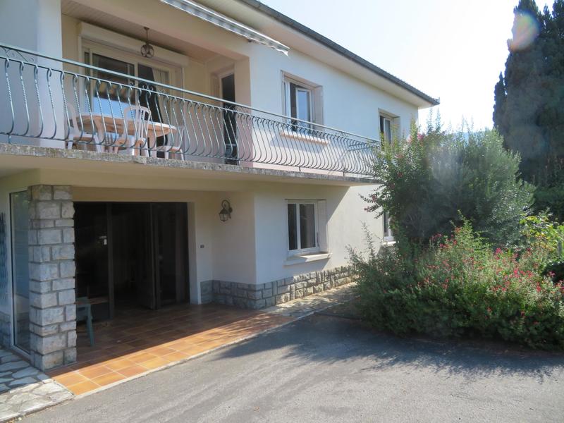 Maison - 178 m² - 8 pièces