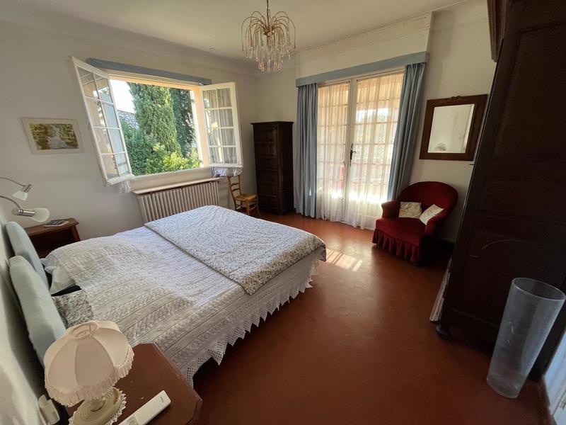 Maison - 217 m² - 9 pièces