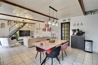 Maison - 101 m² - 5 pièces