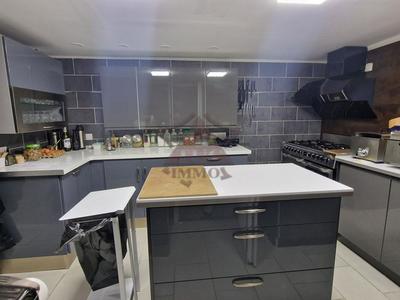 Maison - 320 m² - 9 pièces