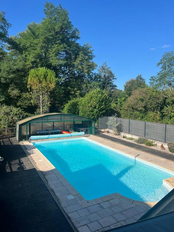 Propriété - 346 m² - 14 pièces