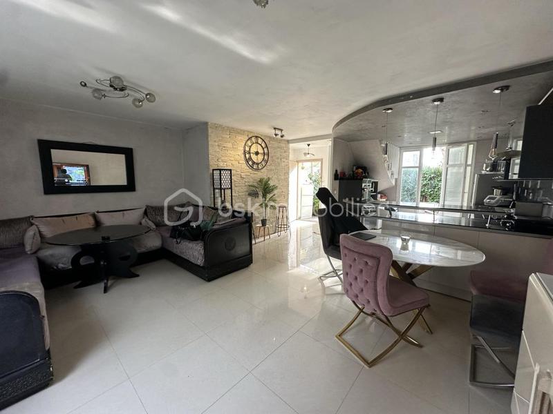 Maison - 83 m² - 4 pièces