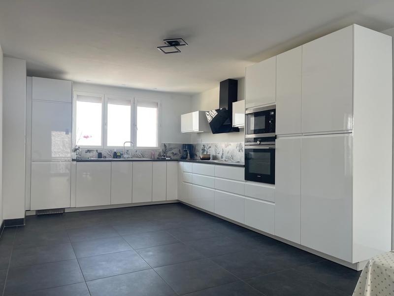 Maison - 140 m² - 9 pièces