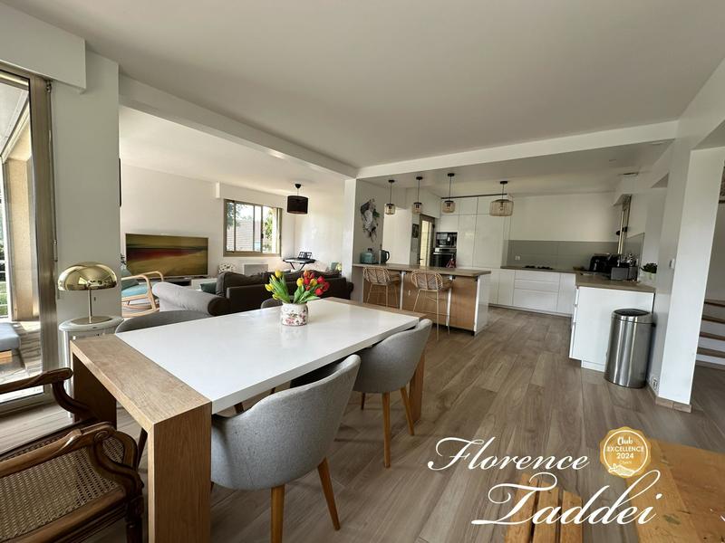 Maison - 140 m² - 6 pièces