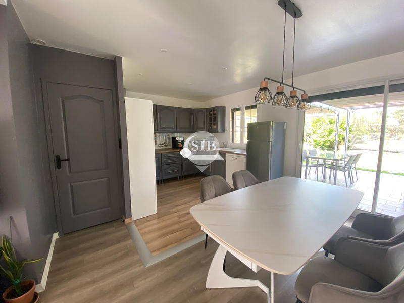 Maison - 98 m² - 6 pièces