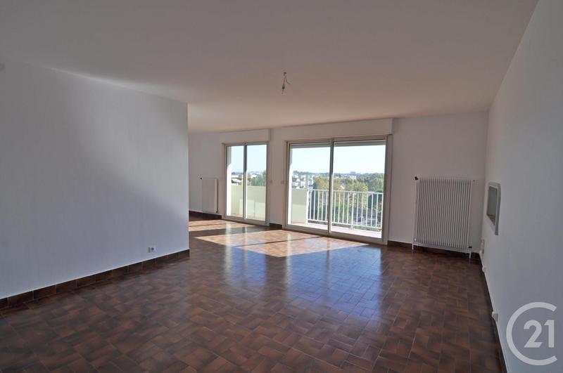 Appartement - 90 m² - 4 pièces