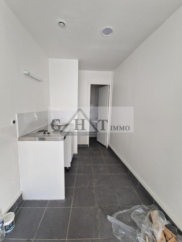 Local commercial - 623 m²