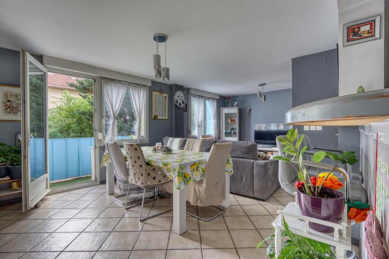 Appartement - 80 m² - 5 pièces