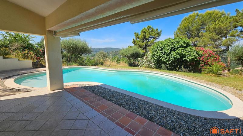 Maison - 161 m² - 9 pièces