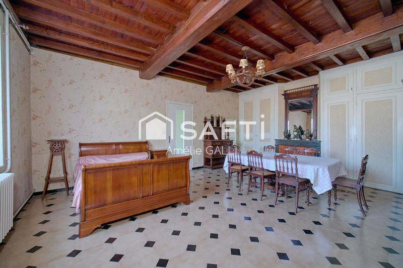 Maison - 242 m² - 9 pièces