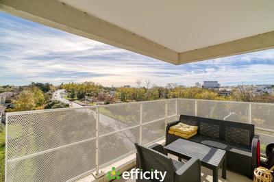 Appartement - 82 m² - 4 pièces