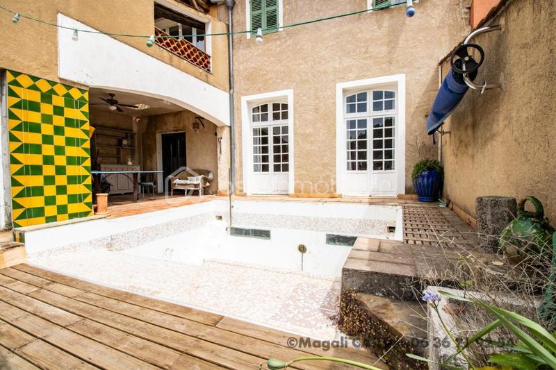 Demeure - 160 m² - 6 pièces