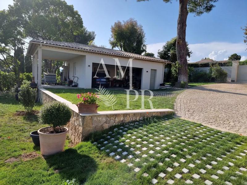 Villa - 555 m² - 10 pièces