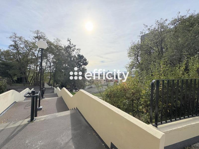 Appartement ancien - 80 m² - 4 pièces