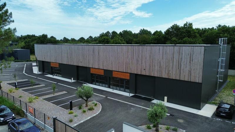 Local d'activité / Entrepôt - 1 662 m²