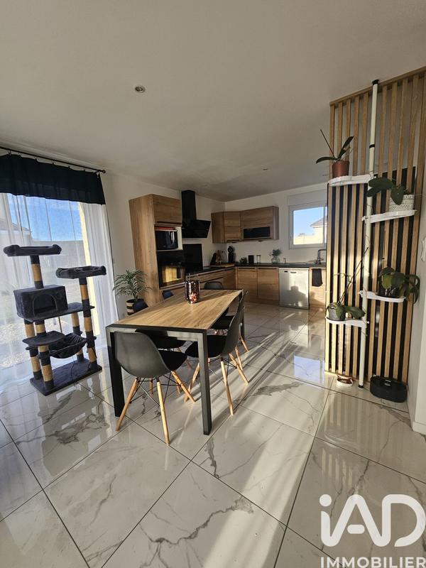 Maison - 92 m² - 5 pièces