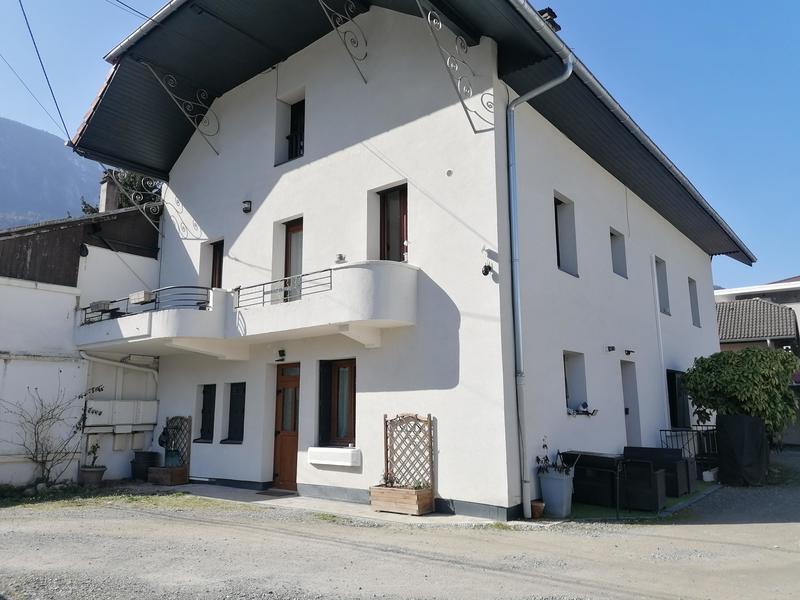 Appartement - 95 m² - 7 pièces