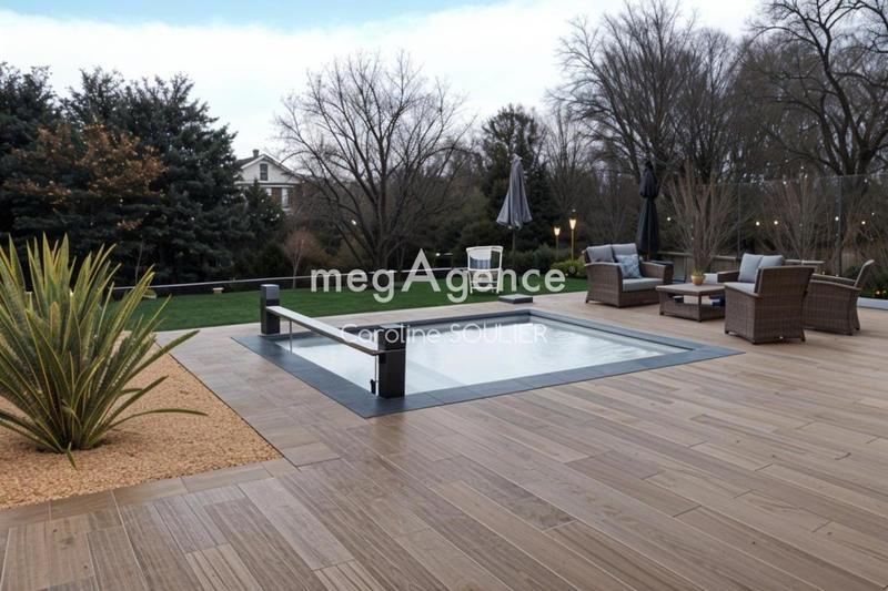 Maison - 385 m² - 13 pièces