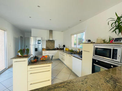 Maison - 219 m² - 7 pièces