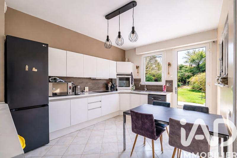 Maison - 229 m² - 9 pièces