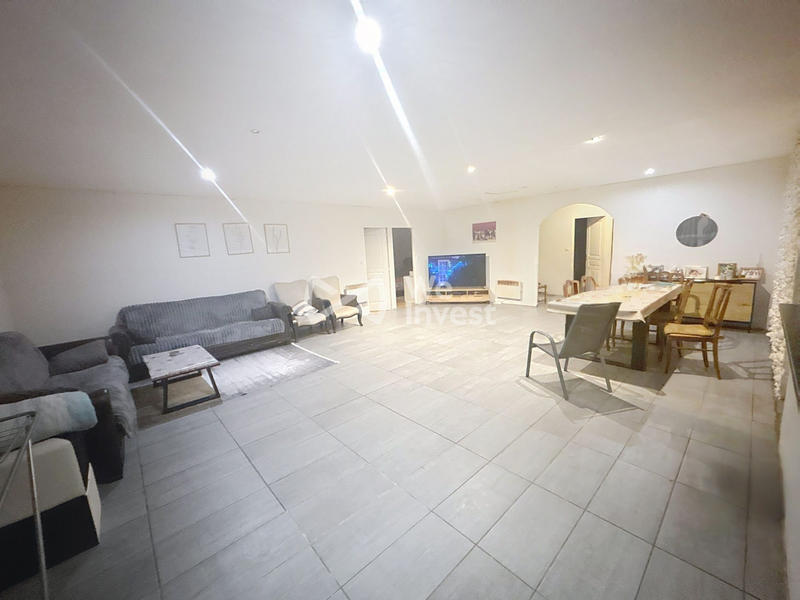 Maison - 417 m² - 20 pièces