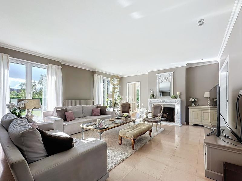 Maison - 212 m² - 7 pièces