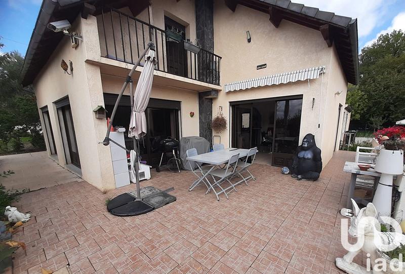 Maison - 208 m² - 8 pièces