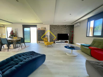 Maison - 180 m² - 7 pièces