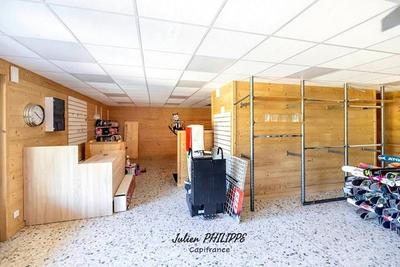 Local commercial - 112 m² - 5 pièces