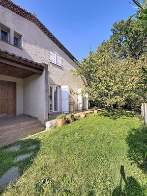 Maison - 220 m² - 6 pièces