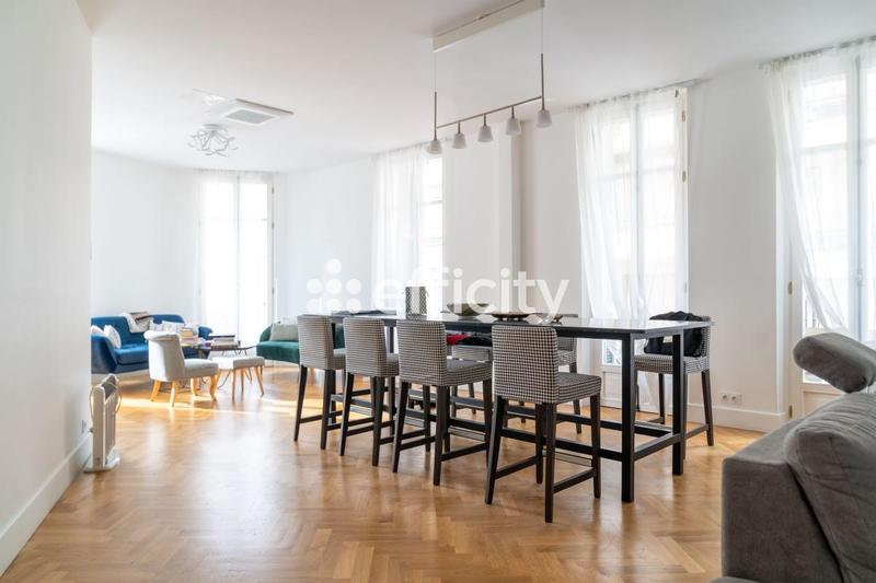 Appartement - 136 m² - 6 pièces