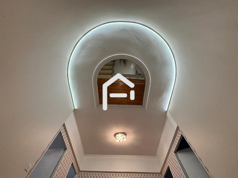 Immeuble - 312 m² - 11 pièces