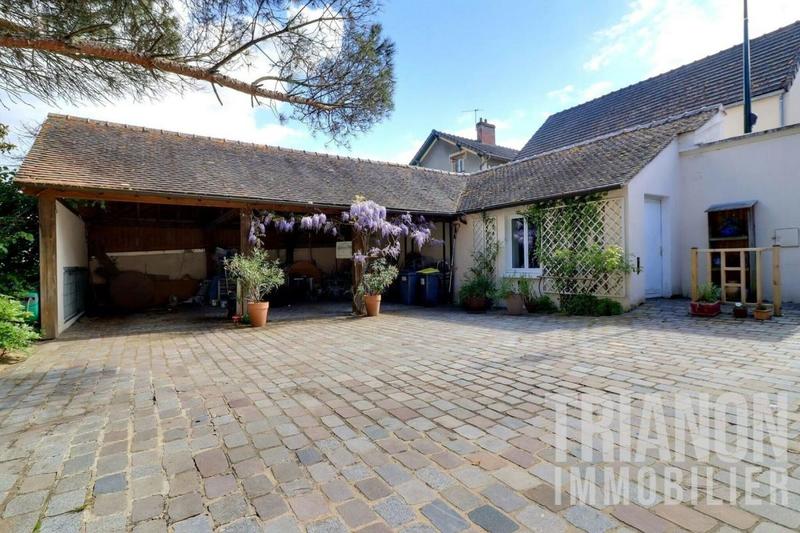 Demeure - 301 m² - 11 pièces