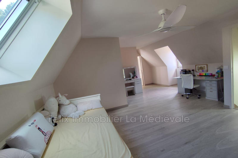 Maison - 190 m² - 9 pièces