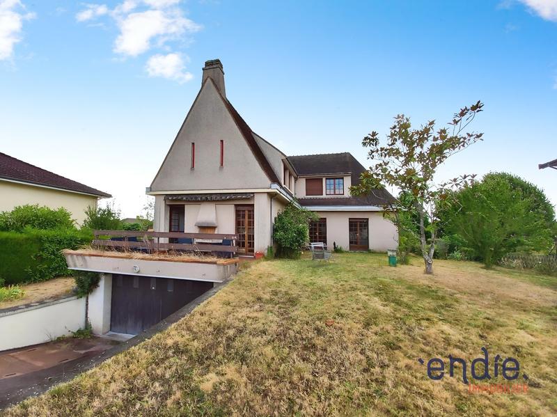 Maison - 140 m² - 6 pièces